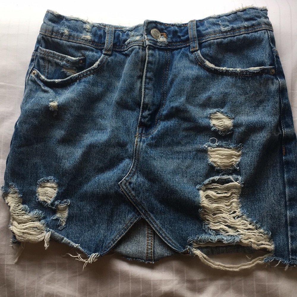 Zara distressed denim skirt